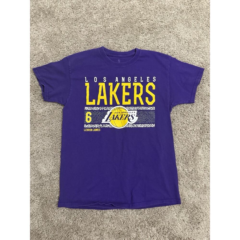 L.A. Lakers Lebron James T-Shirt Purple Short Sleeve 100% cotton SIZE Medium
